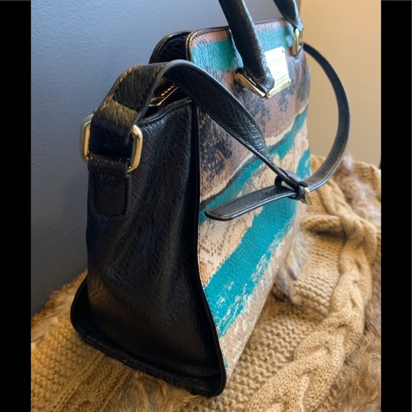 Hand Bag - Picture 4 of 7